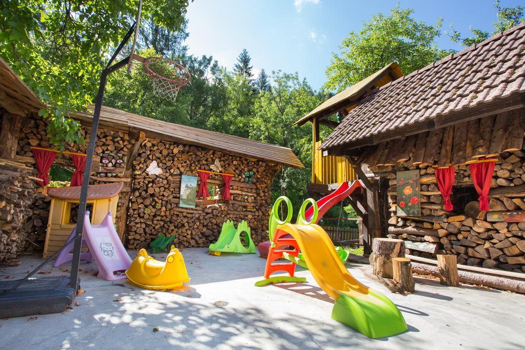 Guest House Gostisce Gacnk V Logu Cerkno Exterior photo